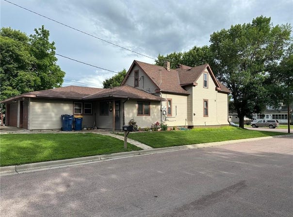 500 Main Avenue, Lafayette, MN 56054