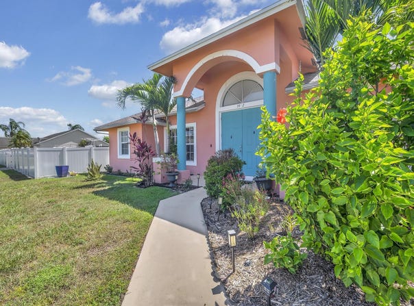 3982 SW Kabane Street, Port Saint Lucie, FL 34953