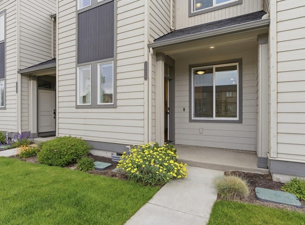 2524 NE Purcell Boulevard, Bend, OR 97701