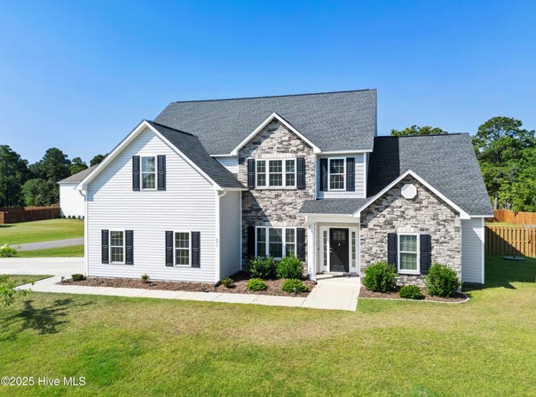 897 Needlerush Road, Sneads Ferry, NC 28460