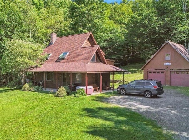 553 Derby Pond Road, Derby, VT 05829