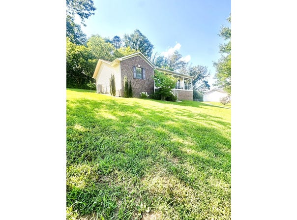 1708 Boardwalk Circle, Morristown, TN 37814