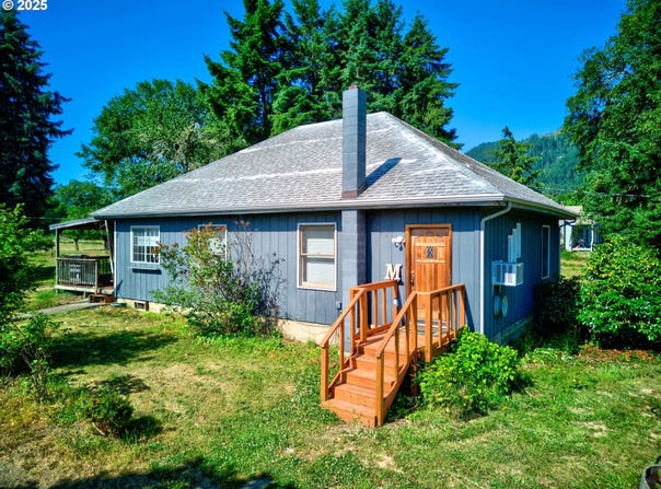 2170 HUBBARD CREEK RD, Umpqua, OR 97486