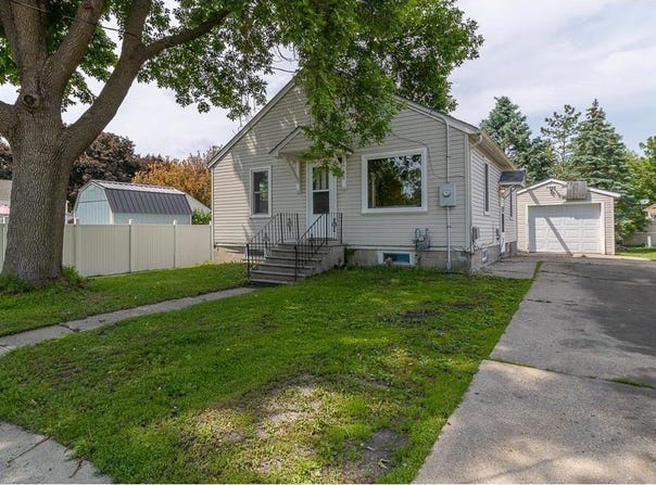 509 8th Avenue SE, Waseca, MN 56093