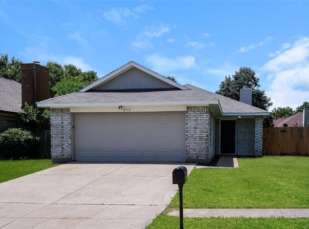 804 Melville Drive, Arlington, TX 76015