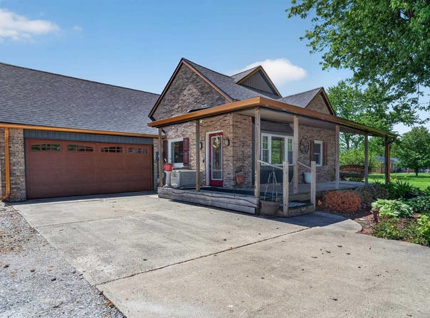 757 E 1000 N, Alexandria, IN 46001