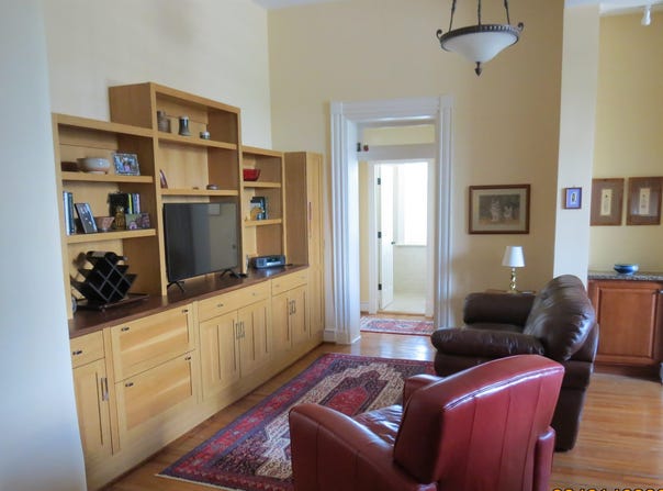100 VILLAGE DR, Staunton, VA 24401