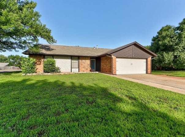 1229 S Gemini Road, Edmond, OK 73003