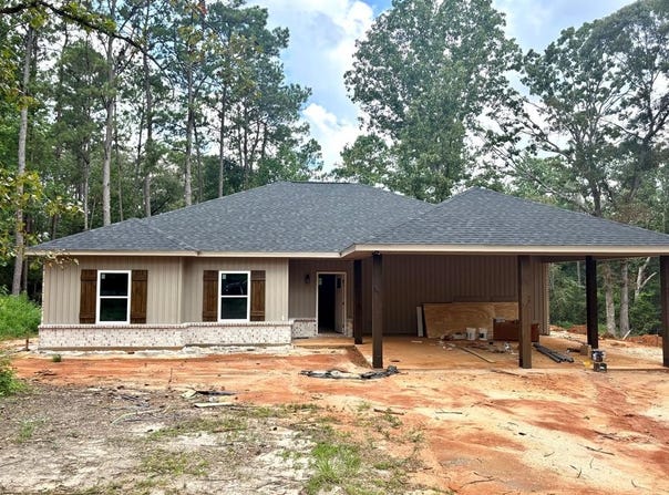27 Holcomb Carroll Rd, Carriere, MS 39426