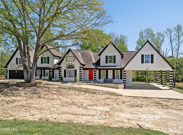 920 Red Banks Rd N, Byhalia, MS 38611