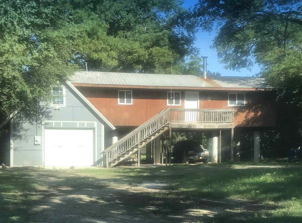 917 N Timber Rd, Belle Plaine, KS 67013