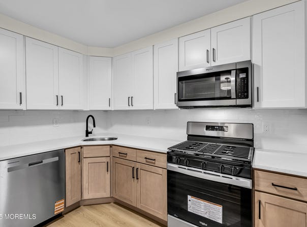 104 Dundee Court, Aberdeen, NJ 07747