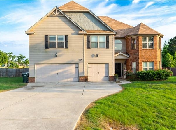 9 Moss Oak Drive, Fort Mitchell, AL 36856