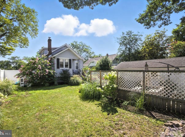 102 2ND AVENUE, BARRINGTON, NJ 08007