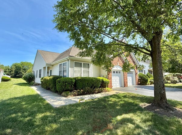73 MEADOWLARK Drive, HAMILTON, NJ 08690