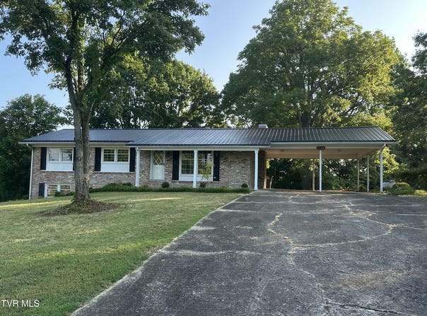 1728 Whispering Hills Drive, Kingsport, TN 37660
