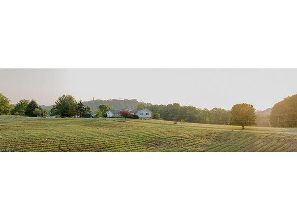 3394 Camille Road SW, Sherrodsville, OH 44675