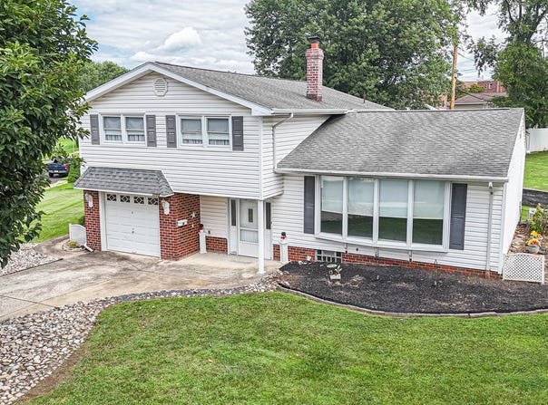 1103 HEDGEROW Lane, PHILADELPHIA, PA 19115