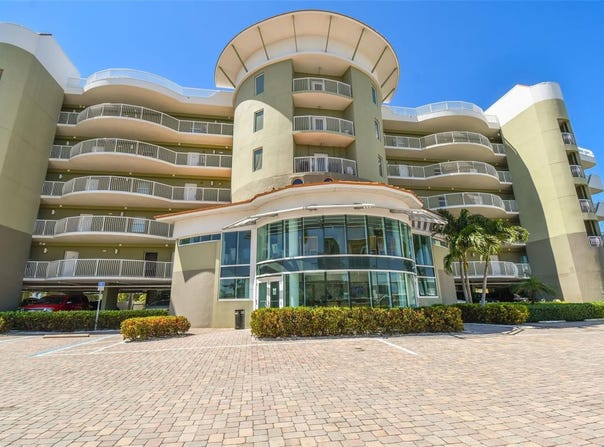11605 GULF BOULEVARD, TREASURE ISLAND, FL 33706
