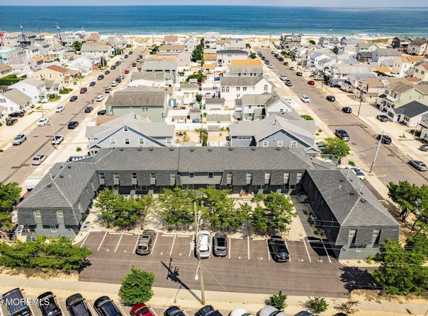 75 Grand Central Avenue, Lavallette, NJ 08735
