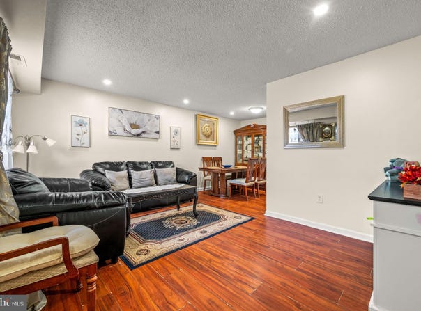 44 CHISWICK DRIVE, LINDENWOLD, NJ 08021