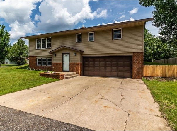 1744 Oak Road, Saint Cloud, MN 56303