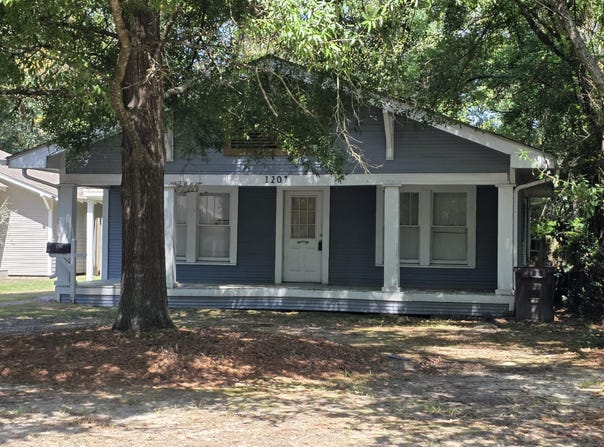 1207 Adeline St, Hattiesburg, MS 39401