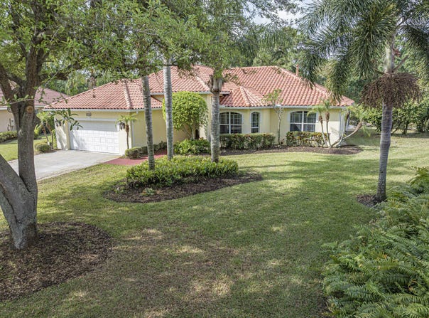 5873 Pine Ridge Circle, Vero Beach, FL 32967