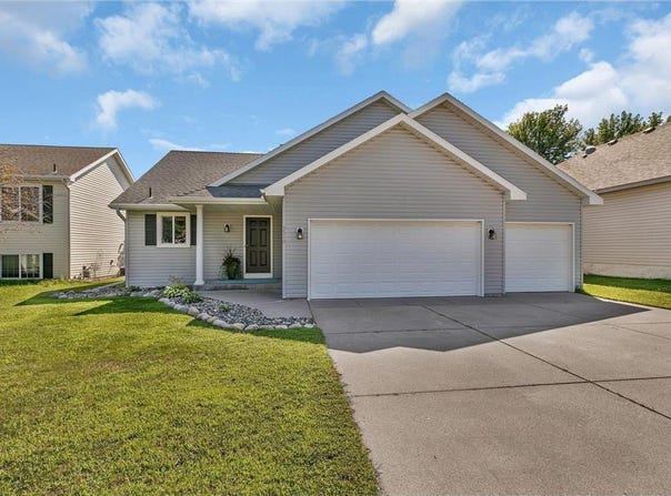 5510 Knollwood Drive, Saint Cloud, MN 56303