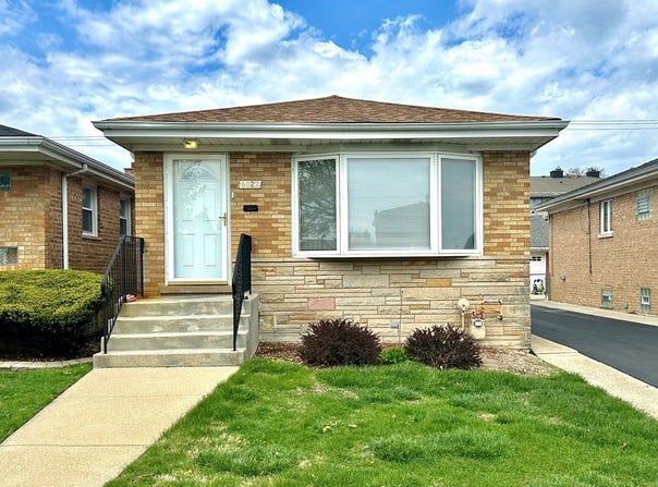 6322 W 63RD Place, Chicago, IL 60638