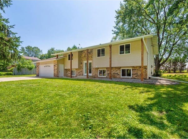 2025 Edgewood Drive, Owatonna, MN 55060