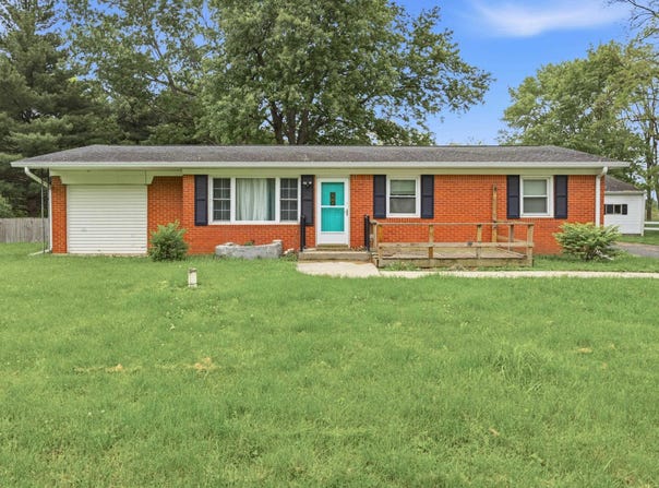 11717 E Edgewater Road, Albany, IN 47320