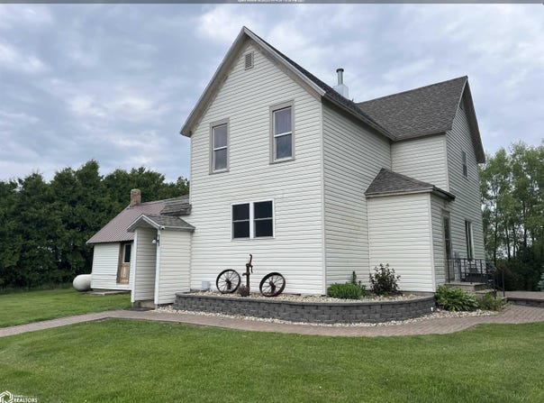 48428 20Th Avenue, Buffalo Center, IA 50424