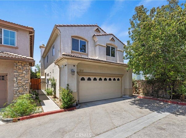 8541 Thunderbird, North Hills, CA 91343