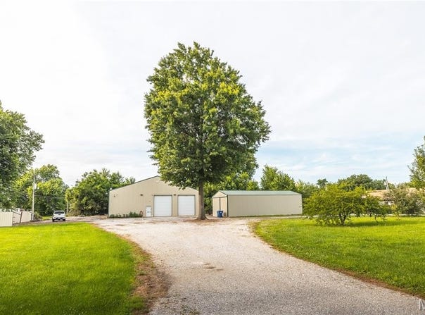 207 Old Salem Road, Licking, MO 65542