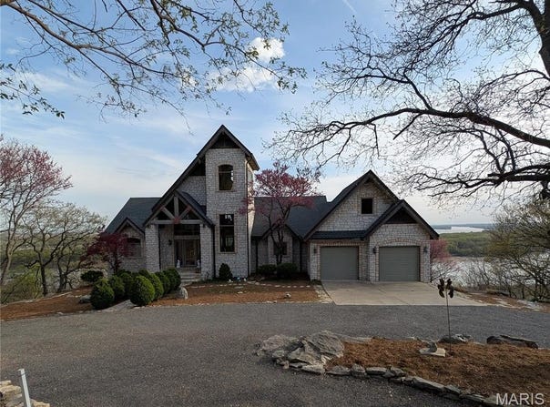 1 River Ridge Rd, Grafton, IL 62037