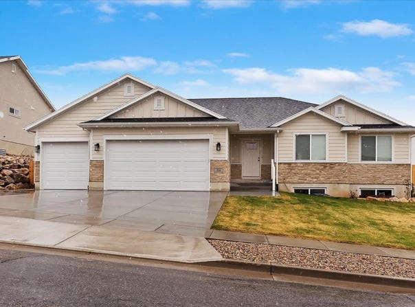 816 E CLOVER, Morgan, UT 84050
