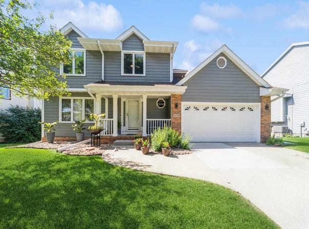 3436 Valley View Drive, West Des Moines, IA 50265
