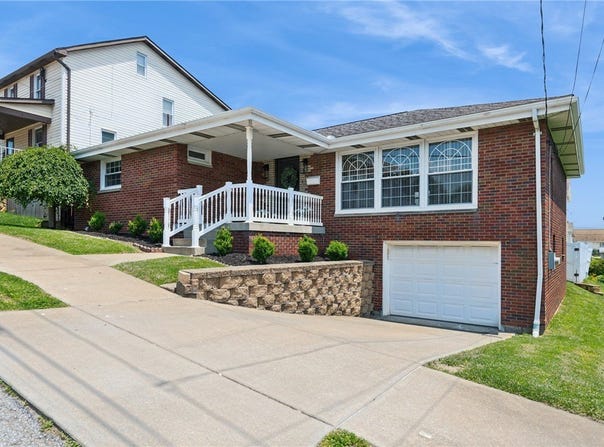 111 S Hitchman Street, Mt Pleasant Boro, PA 15666