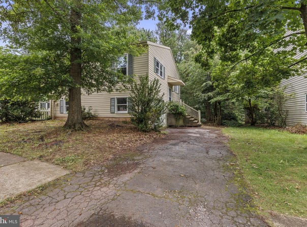 320 JUNIPER DRIVE, ETTERS, PA 17319