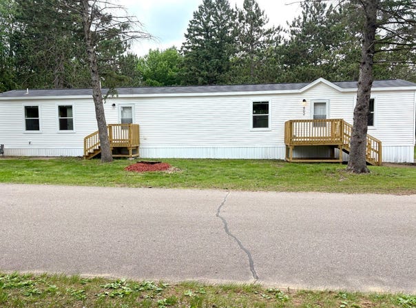 402 Lilly Ln., Altoona, WI 54720