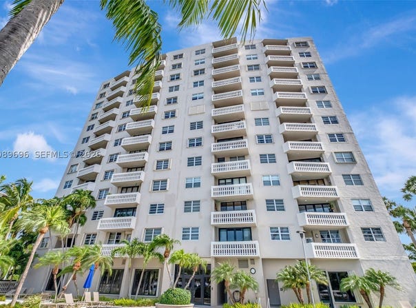 90 Edgewater Dr, Coral Gables, FL 33133