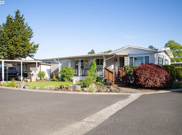 1225 W 10TH AVE, Junction City, OR 97448