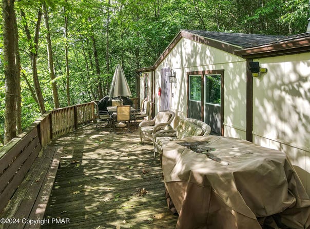 117 Teak Drive, Greentown, PA 18426