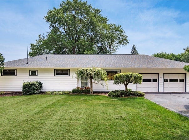 700 Downard Road, Zanesville, OH 43701