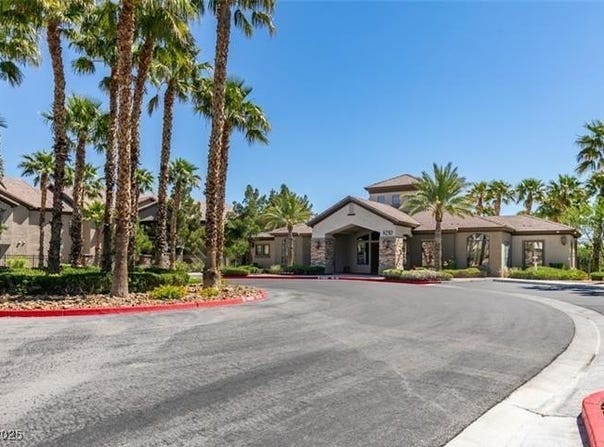 8250 N Grand Canyon Drive, Las Vegas, NV 89166