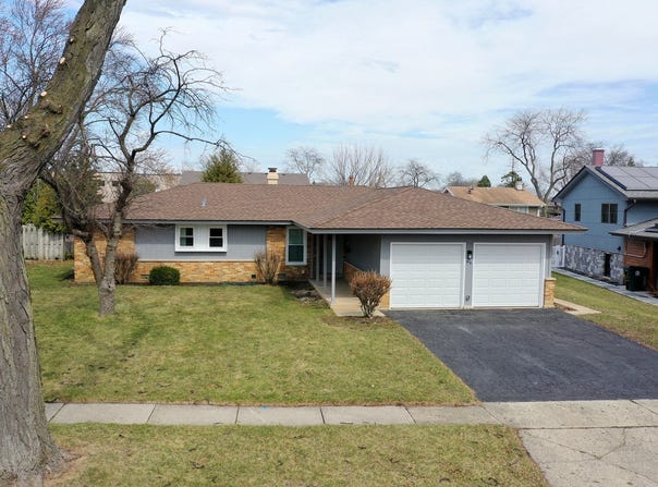 76 Grange Road, Elk Grove Village, IL 60007