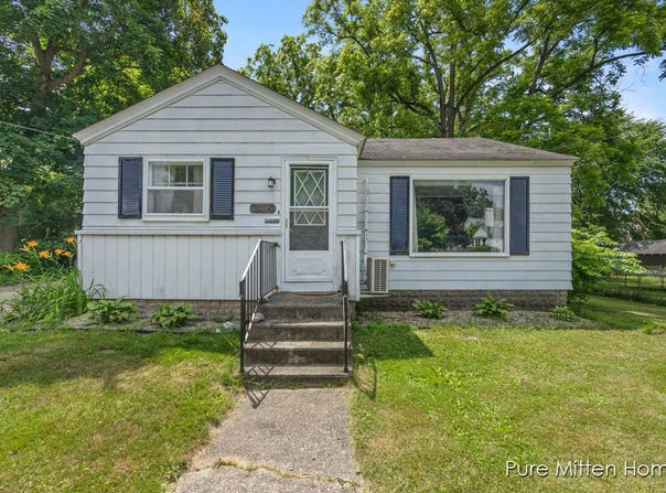 316 E Elm Street, Fremont, MI 49412
