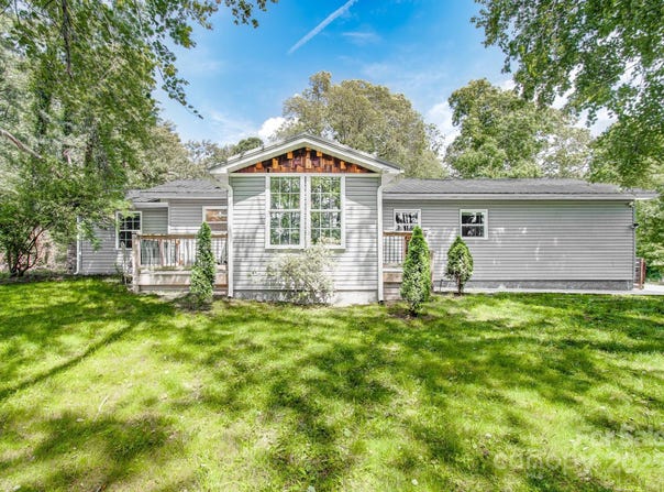 51 Alfson Circle, Hendersonville, NC 28792
