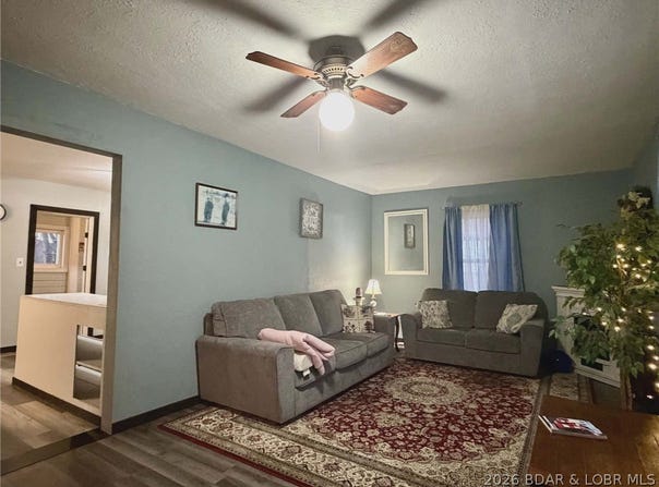 28 Greenwood Drive, Lebanon, MO 65536